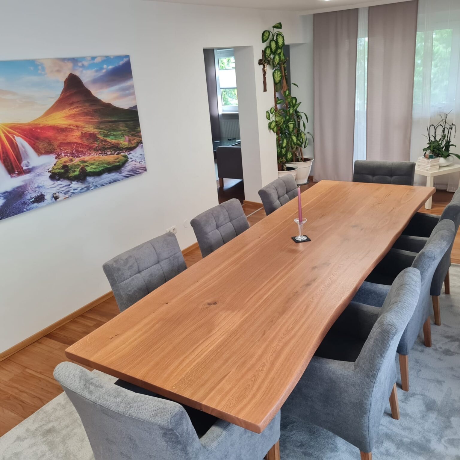 Table & Co. Massive Tische und schöne Stühle im Lagerverkauf